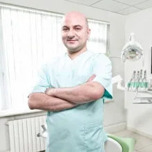 Dr. Dt. Artun Urgancıoğlu — Şişli, İstanbul. Portre fotoğrafı.