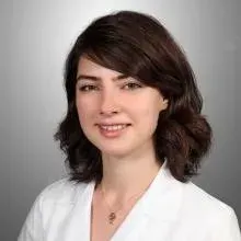 Uzm. Dt. Gizem Bayrak — Antalya. Portre fotoğrafı.
