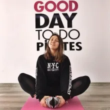 Fzt. Çağla Üzümcü — Fizyoterapi Ve Rehabilitasyon, İzmir. Portre fotoğrafı.