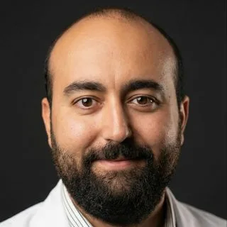 Dr. Dt. Selçuk Kırmacı — İstanbul. Portre fotoğrafı.