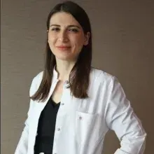 Uzm. Dr. Özlem Kaplan — Dermatoloji, Samsun. Portre fotoğrafı.