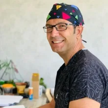 Op. Dr. Türker Karabuğa — Genel Cerrahi, Menemen, İzmir. Portre fotoğrafı.