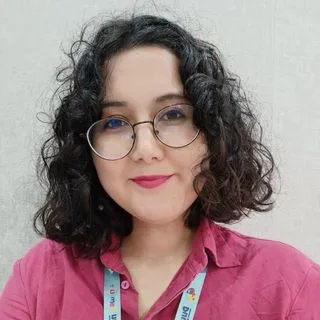 Psk. Şeyma Nur Sarıkaya — İstanbul. Portre fotoğrafı.