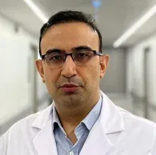 Doç. Dr. Hasan Hüseyin Özdemir — Nöroloji, Avcılar, İstanbul. Portre fotoğrafı.