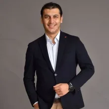 Op. Dr. Yusuf Tüylü — Göz Hastalıkları, Gaziantep. Portre fotoğrafı.