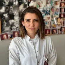 Op. Dr. Nihal Erdoğan — Kadın Hastalıkları Ve Doğum, Mersin. Portre fotoğrafı.