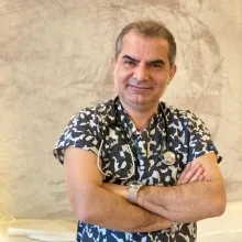 Dr. Nevzat Güler — Bursa. Portre fotoğrafı.