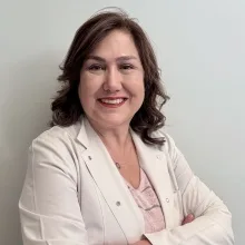 Prof. Dr. Özlem Budakoğlu — Göz Hastalıkları, Ankara. Portre fotoğrafı.