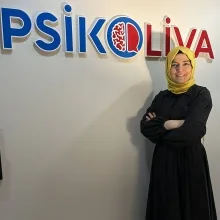 Psk. Havva Gül Dikici — Psikoloji, İstanbul. Portre fotoğrafı.