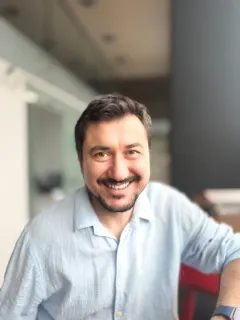 Dt. Oral Çınar profilinde yer alan galeri fotoğrafı.