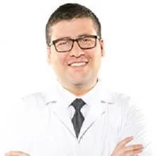 Uzm. Dr. Özgür Taşköylü — Kardiyoloji, Denizli. Portre fotoğrafı.