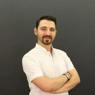 Dt. Çağatay Aslan profilinde yer alan galeri fotoğrafı.