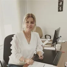 Uzm. Dr. Özlem Yüksekbaş — Kardiyoloji, Mersin. Portre fotoğrafı.