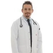 Uzm. Dr. Erhan Düzenli — Acil Tıp, Selçuklu, Konya. Portre fotoğrafı.