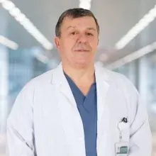 Prof. Dr. İbrahim Ethem Poyrazoğlu — Kulak Burun Boğaz, Ataşehir, İstanbul. Portre fotoğrafı.