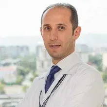 Uzm. Dr. Soner Demirel — Çocuk Sağlığı Ve Hastalıkları, Kepez, Antalya. Portre fotoğrafı.