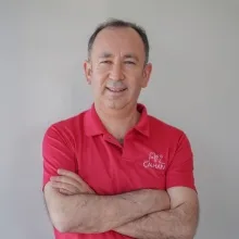 Dt. Erol Çalhan — Diş Hekimi, Denizli. Portre fotoğrafı.