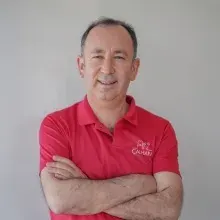 Dt. Erol Çalhan — Diş Hekimi, Denizli. Portre fotoğrafı.