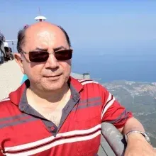 Uzm. Dr. Metin Oğuz — Dermatoloji, Şişli, İstanbul. Portre fotoğrafı.