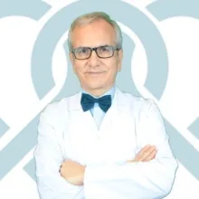 Prof. Dr. Salih Pay — Romatoloji, Ankara. Portre fotoğrafı.