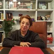 Prof. Dr. Sabriye Demirci — İç Hastalıkları, Şişli, İstanbul. Portre fotoğrafı.