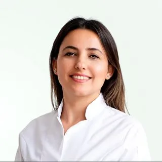 Uzm. Dr. Pınar Özaslan Özbudak — Fiziksel Tıp Ve Rehabilitasyon, Antalya. Portre fotoğrafı.