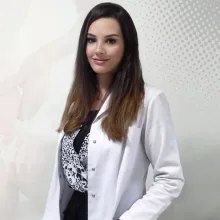 Fzt. Selin Şahin — Fizyoterapi Ve Rehabilitasyon. Portre fotoğrafı.