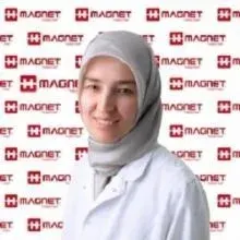 Op. Dr. Zeliha Çöllüoğlu Hamurcu — Göz Hastalıkları, Ankara. Portre fotoğrafı.