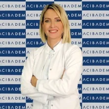 Op. Dr. Sinem Demircan — Kadın Hastalıkları Ve Doğum, İstanbul. Portre fotoğrafı.