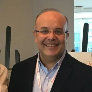 Prof. Dr. Semih Giray — Nöroloji, Şahinbey, Gaziantep. Portre fotoğrafı.