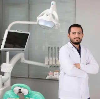 Dt. Kamil Gürcan Aygın profilinde yer alan galeri fotoğrafı.