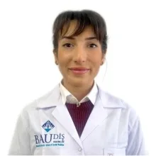 Dr. Dt. Melike Polat — İstanbul. Portre fotoğrafı.