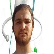Dt. Aykut Kaçtaş — Diş Hekimi, Van. Portre fotoğrafı.