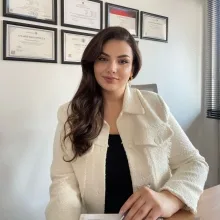 Psk. Elif Karaçoban — Psikoloji. Portre fotoğrafı.