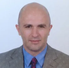 Op. Dr. Bülent Çelik — Beyin Ve Sinir Cerrahisi, Ankara. Portre fotoğrafı.