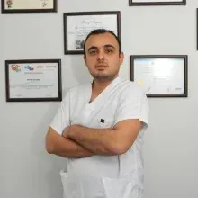 Dt. Barış Kaynar — Diş Hekimi, Pendik, İstanbul. Portre fotoğrafı.