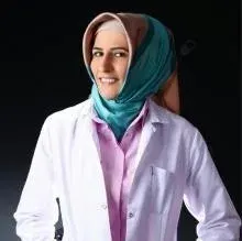 Dt. Fatma Geyik Baştürk — Diş Hekimi, Van. Portre fotoğrafı.