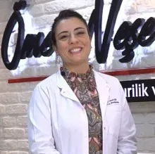 Uzm. Dr. Seda Kişi — Anesteziyoloji Ve Reanimasyon, Mersin. Portre fotoğrafı.