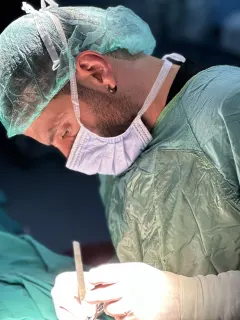 Op. Dr. Melih Arif Közen profilinde yer alan galeri fotoğrafı.