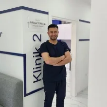 Doç. Dr. Gökhan Türker — Mersin. Portre fotoğrafı.