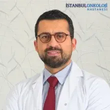 Uzm. Dr. İlker Nihat Ökten — Tıbbi Onkoloji, Maltepe, İstanbul. Portre fotoğrafı.