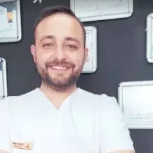 Fzt. Furkan Şen — Fizyoterapi Ve Rehabilitasyon, Bursa. Portre fotoğrafı.