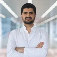 Op. Dr. Ali Doğan — Plastik Rekonstrüktif Ve Estetik Cerrahi, Kartal, İstanbul. Portre fotoğrafı.