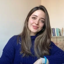 Uzm. Psk. Seren Özkan — Psikoloji, Bursa. Portre fotoğrafı.