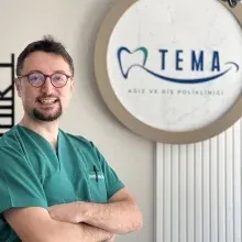 Uzm. Dt. Mustafa Çizmecioğlu — Konya. Portre fotoğrafı.