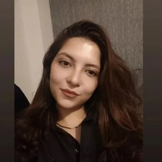 Psk. Gülten Altunsoy — Psikoloji. Portre fotoğrafı.