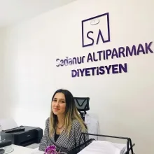 Dyt. Sedanur Altıparmak — Diyetisyen, Samsun. Portre fotoğrafı.