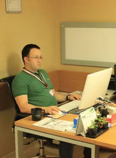 Doç. Dr. Aybars Kıvrak profilinde yer alan galeri fotoğrafı.