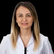 Doç. Dr. Sevinç Sarınç Ulaşlı — Göğüs Hastalıkları, Ankara. Portre fotoğrafı.