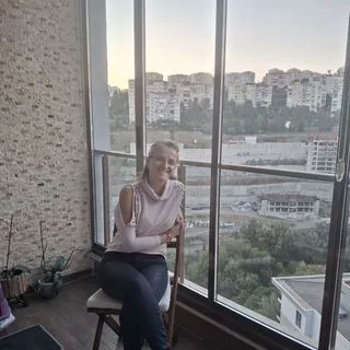 Psk. Mahinur Doğan Ateş — Psikoloji, İzmir. Portre fotoğrafı.